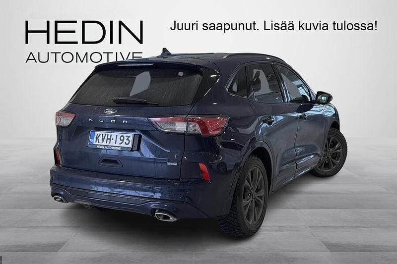 Käytetty Ford Kuga ST-Line X 224 HP (164 kW) 2021 Sininen Katumaasturi