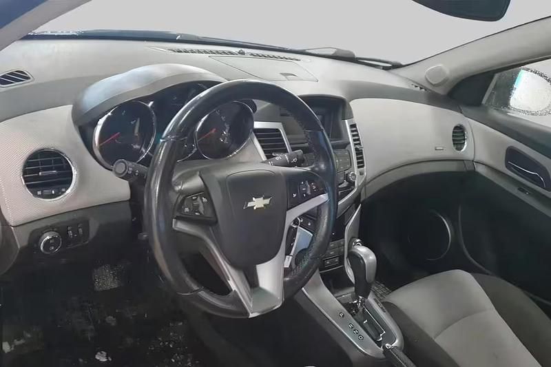 Käytetty Chevrolet Cruze LT 141 HP (103 kW) 2011