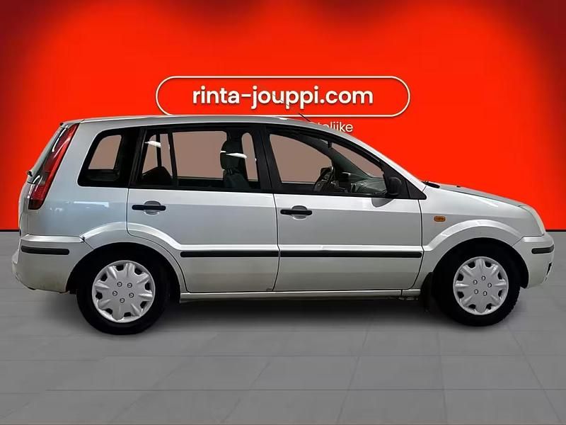 Käytetty Ford Fusion 2003 Viistoperä