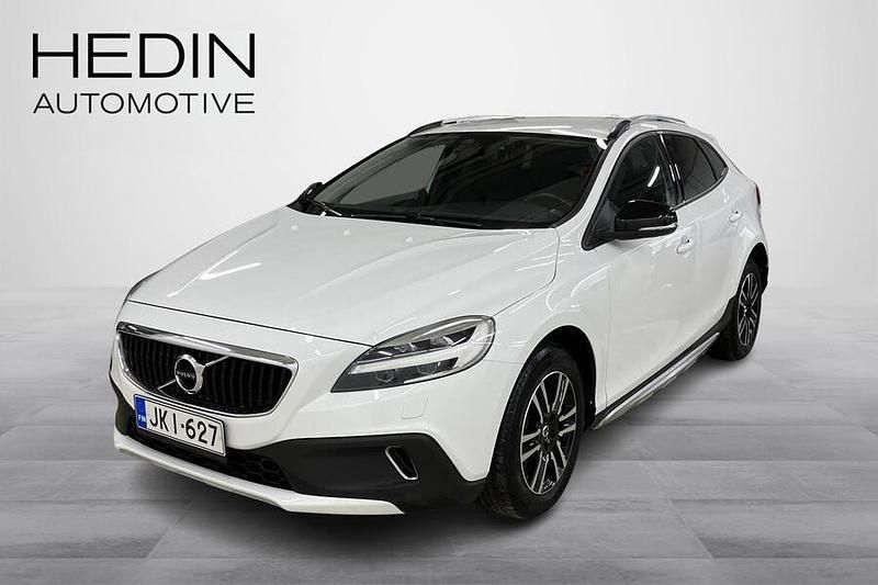 Valkoinen Käytetty 2017 Volvo V40 Momentum Viistoperä | 14 990 € (Hyvä tarjous) - Kuva 1/4
