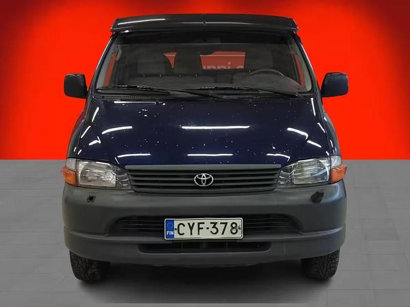 Käytetty Toyota HiAce 2005