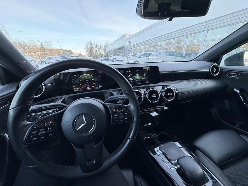 Käytetty Mercedes A180 Business 116 HP (85 kW) 2019 Valkoinen Viistoperä