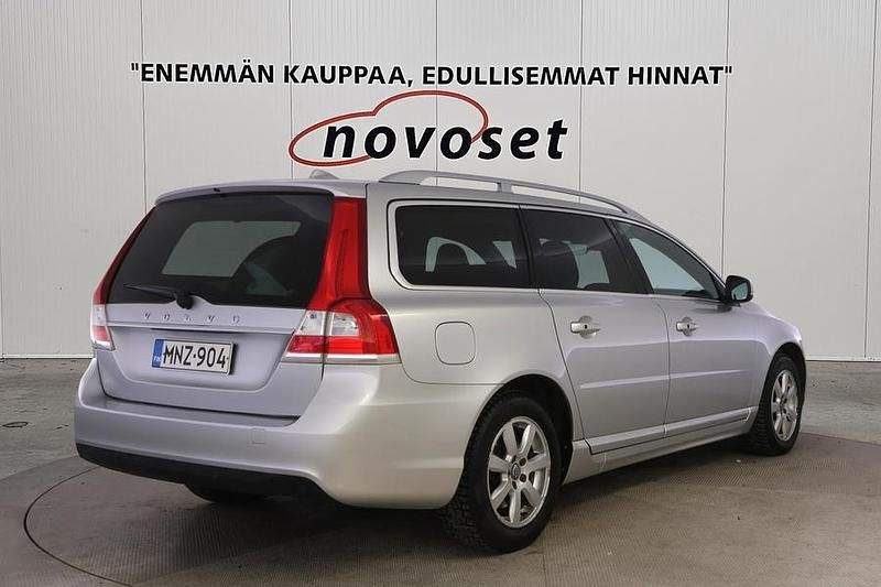 Käytetty Volvo V70 Business Edition 150 HP (110 kW) 2016 Harmaa Farmari