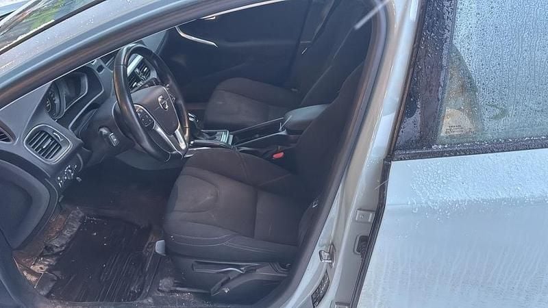 Käytetty Volvo V40 Business Edition 120 HP (88 kW) 2017 Viistoperä