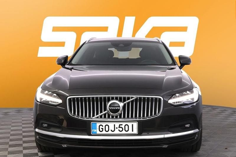 Käytetty Volvo V90 Comfort 197 HP (144 kW) 2022 Farmari