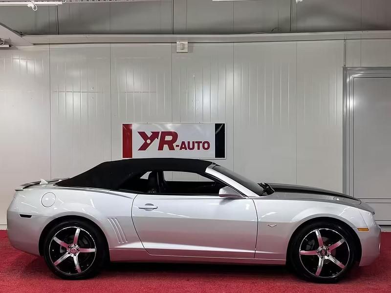 Käytetty Chevrolet Camaro 305 HP (224 kW) 2013 Musta Avoauto