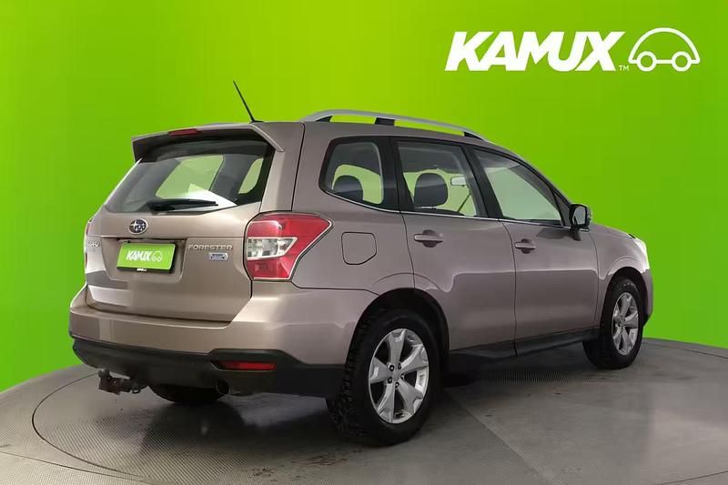 Käytetty Subaru Forester 200 HP (147 kW) 2015 Hopea / harmaa Katumaasturi