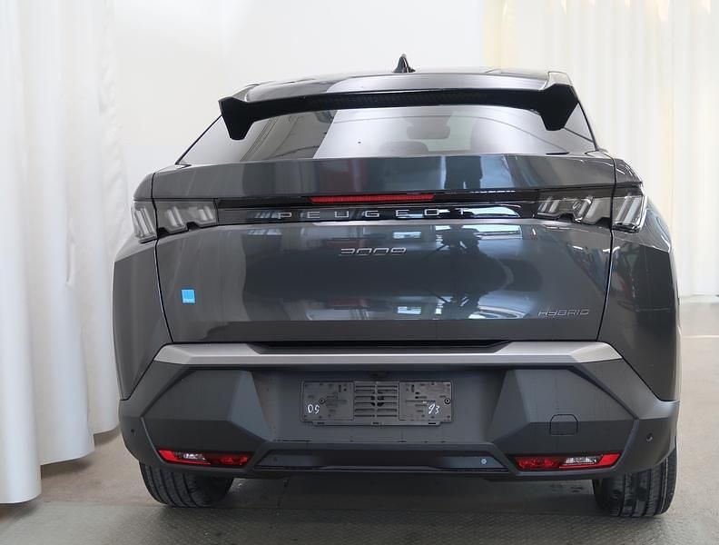 Käytetty Peugeot 3008 Allure 136 HP (100 kW) 2024 Harmaa Katumaasturi