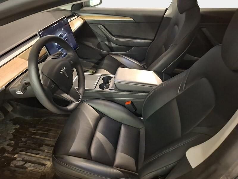 Käytetty Tesla Model 3 Standard Range Plus 208 kW (283 HP) 2023 Sedan