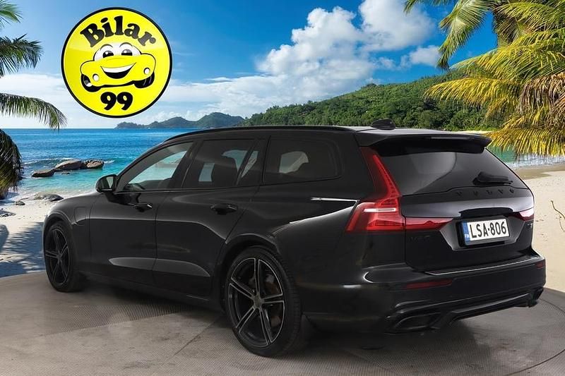 Käytetty Volvo V60 R-Design 317 HP (233 kW) 2019 Farmari