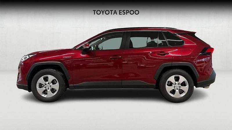 Käytetty Toyota RAV4 Hybrid Active 178 HP (130 kW) 2021 Katumaasturi