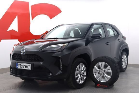 Musta Käytetty 2023 Toyota Yaris Cross Active Katumaasturi | 27 990 € (Perustarjous) - Kuva 1/4