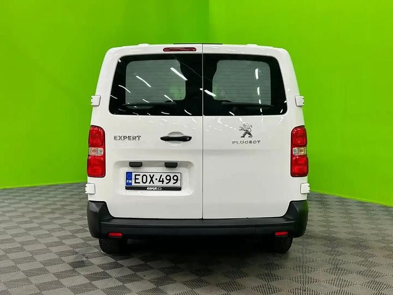 Käytetty Peugeot Expert 122 HP (89 kW) 2018 Banquise white paint/standard flat ext trim type Van