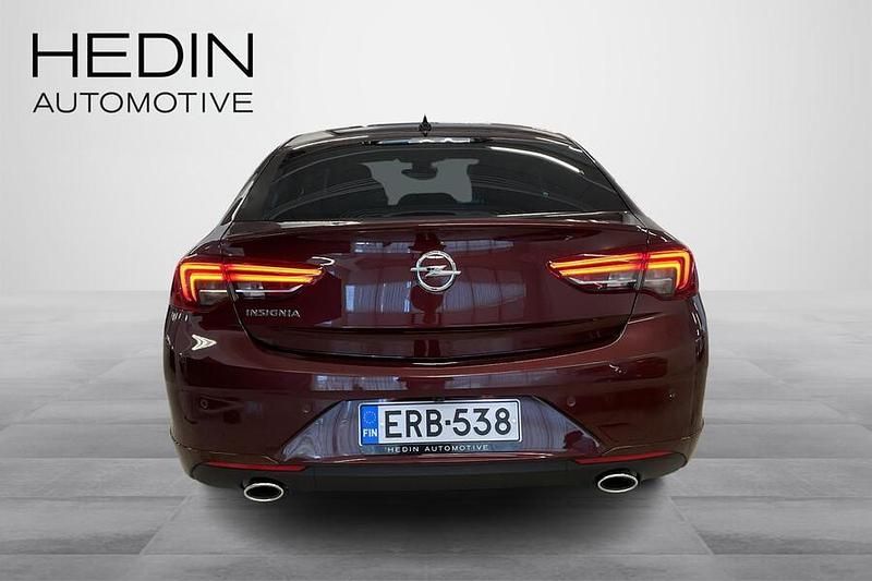 Käytetty Opel Insignia Innovation 200 HP (147 kW) 2019 Punainen Viistoperä