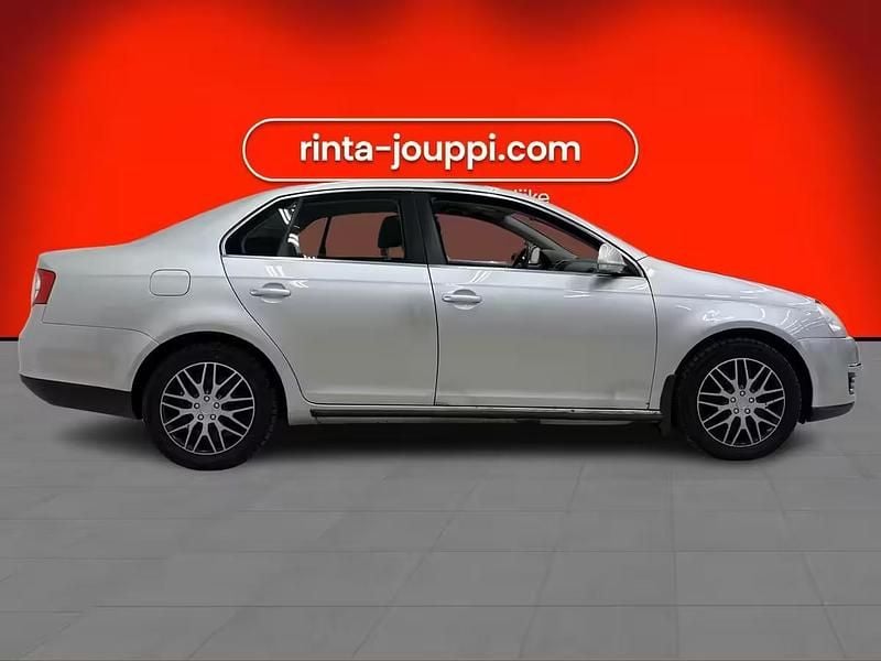 Käytetty VW Jetta Comfortline 122 HP (89 kW) 2010 Sedan