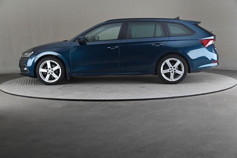 Käytetty Skoda Octavia Style 200 HP (147 kW) 2022 Farmari