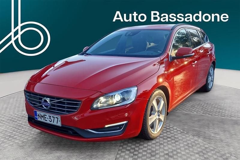 Käytetty 2015 Volvo V60 Summum Farmari | 15 480 € (Hyvä tarjous) - Kuva 1/4