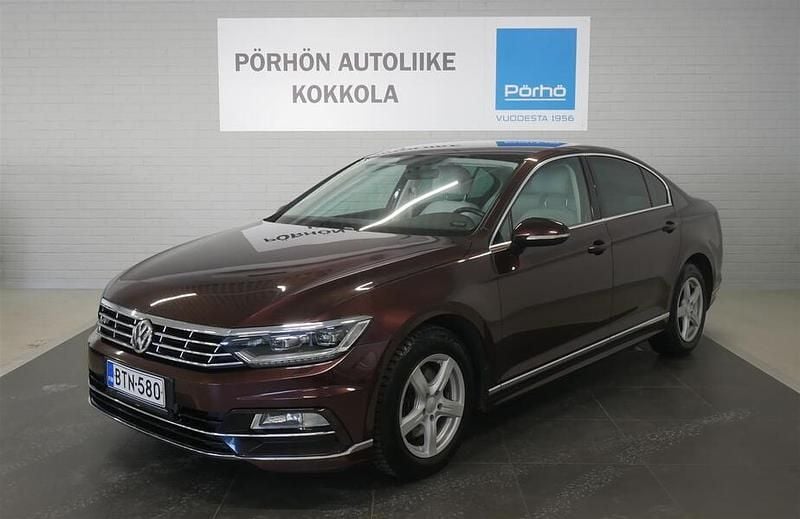 Käytetty VW Passat Highline 150 HP (110 kW) 2015 Punainen Sedan