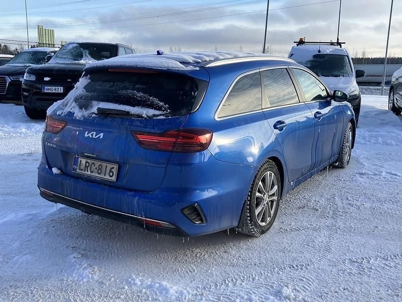 Käytetty Kia Ceed Premium 160 HP (117 kW) 2022 Viistoperä