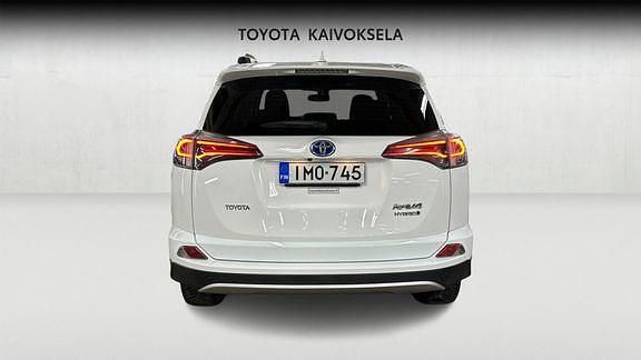 Käytetty Toyota RAV4 Active 153 HP (112 kW) 2016 Valkoinen Katumaasturi