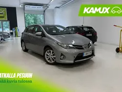 Hopea / harmaa Käytetty 2014 Toyota Auris Multidrive S Sedan | 14 990 € (Perustarjous)