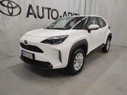 Valkoinen Käytetty 2023 Toyota Yaris Cross Active Katumaasturi | 26 900 € (Perustarjous)