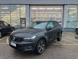 Musta Käytetty 2021 Volvo XC40 R-Design Katumaasturi | 28 500 € (Perustarjous)