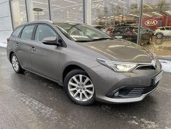 Harmaa Käytetty 2016 Toyota Auris Touring Sports Active Farmari | 11 800 € (Perustarjous)