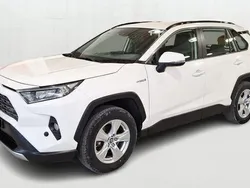 Valkoinen Käytetty 2019 Toyota RAV4 Active Katumaasturi | 32 900 € (Supertarjous)
