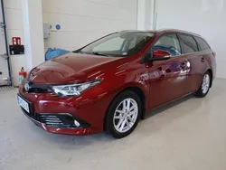 Punainen Käytetty 2019 Toyota Auris Touring Sports Active Farmari | 18 900 € (Perustarjous)