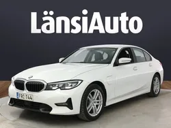 Valkoinen Käytetty 2022 BMW 320e Sport Line Sedan | 20 990 € (Perustarjous)