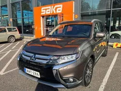 Käytetty 2016 Mitsubishi Outlander Intense Katumaasturi | 23 990 € (Perustarjous)