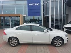 Valkoinen Käytetty 2017 Volvo S60 Business Edition Sedan | 14 990 € (Hyvä tarjous)
