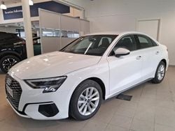 Valkoinen Käytetty 2022 Audi A3 Sedan | 24 900 € (Hieman kallis)