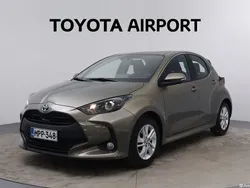 Ruskea (beige) Käytetty 2024 Toyota Yaris Active Viistoperä | 23 480 € (Hieman kallis)