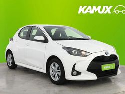 Valkoinen Käytetty 2023 Toyota Yaris Hybrid Comfort Sedan | 20 690 € (Hyvä tarjous)