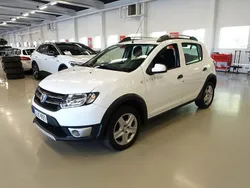 Käytetty 2013 Dacia Sandero Prestige Viistoperä | 5 900 € (Perustarjous)