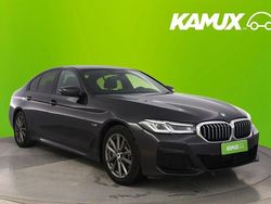 Hopea / harmaa Käytetty 2022 BMW 530e M Sport Sedan | 32 970 € (Perustarjous)
