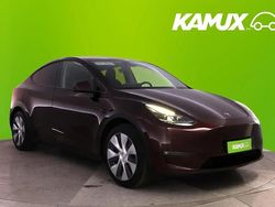 Cherry red Käytetty 2023 Tesla Model Y Long Range AWD Katumaasturi | 35 700 € (Perustarjous)