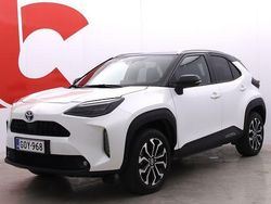 Musta / valkoinen Käytetty 2022 Toyota Yaris Cross Katumaasturi | 28 750 € (Perustarjous)