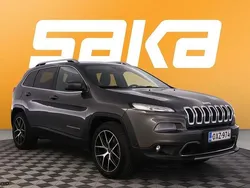 Käytetty 2015 Jeep Cherokee Limited Katumaasturi | 14 900 €