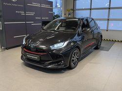 Musta Käytetty 2021 Toyota Yaris Hybrid Style Viistoperä | 20 400 € (Perustarjous)