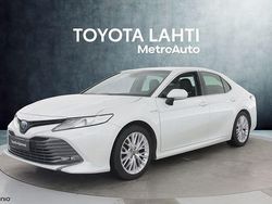 Valkoinen Käytetty 2021 Toyota Camry Business Edition Sedan | 27 190 € (Hyvä tarjous)