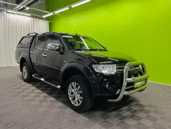 Musta Käytetty 2015 Mitsubishi L200 Nouto | 23 490 € (Perustarjous)