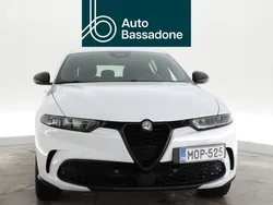 Valkoinen Uusi 2024 Alfa Romeo Tonale Sprint Katumaasturi | 32 880 € (Perustarjous)