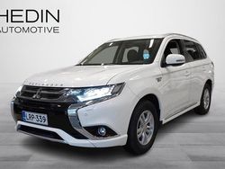 Valkoinen Käytetty 2018 Mitsubishi Outlander P-HEV Intense Katumaasturi | 16 390 € (Perustarjous)