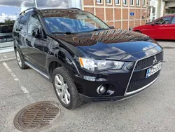 Musta Käytetty 2011 Mitsubishi Outlander Intense Katumaasturi | 10 900 € (Hieman kallis)