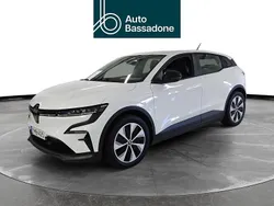 Valkoinen Käytetty 2024 Renault Mégane Evolution Viistoperä | 31 880 € (Perustarjous)