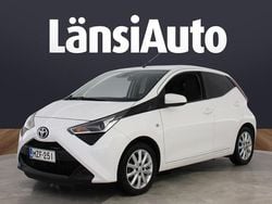 Valkoinen Käytetty 2021 Toyota Aygo X-play Viistoperä | 12 580 € (Perustarjous)