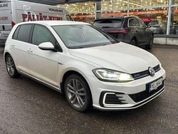 Käytetty 2018 VW Golf VII GTE Viistoperä | 18 490 € (Perustarjous)